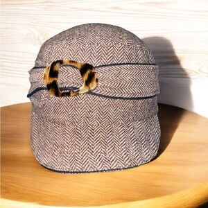 SOMETHING SPECIAL Women’s Tweed Fitted Puffy Brown Pageboy Hat EUC